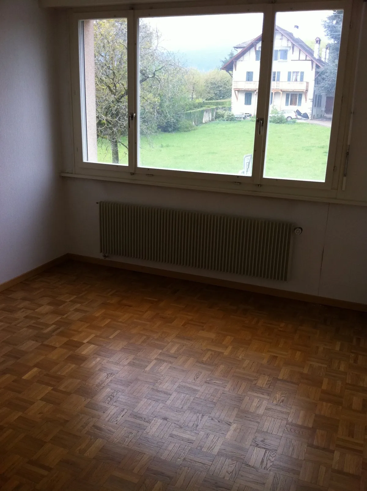 Ancien parquet mosaïque avant travaux